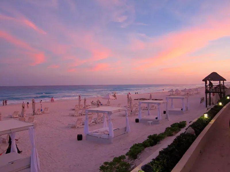Puesta de sol en Live Aqua Beach Resort Cancún