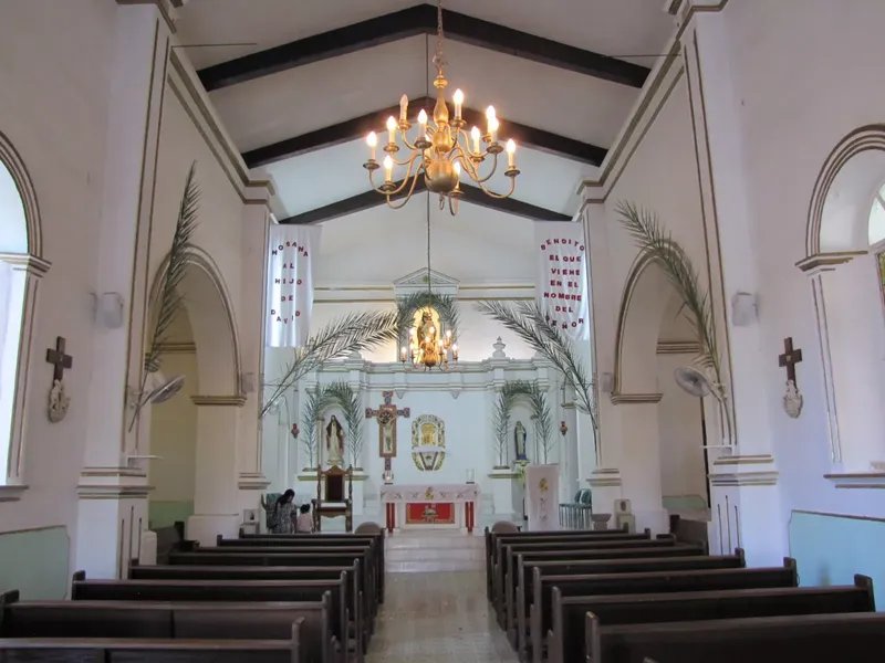 Interior de una iglesia en San José del Cabo
