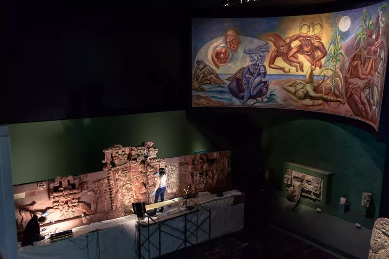 Restauración de los murales del Museo de Atropología Nacional