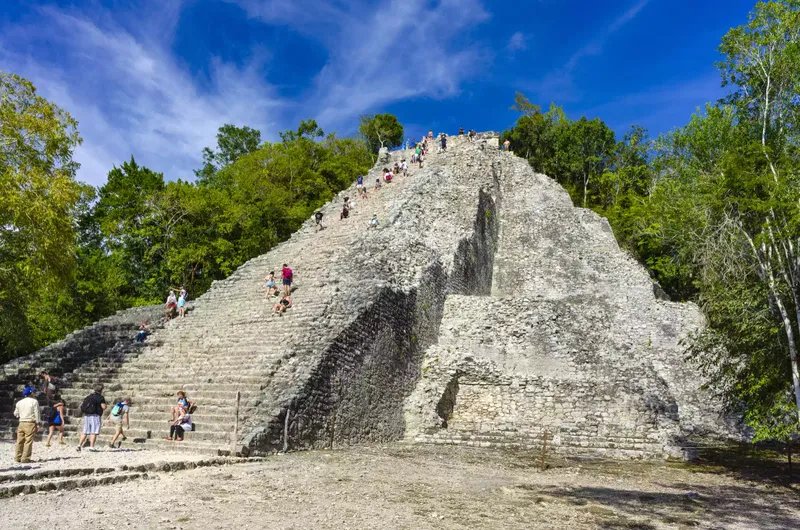 Pirámide de Nohoch Mul en el sitio arqueológico de Cobá