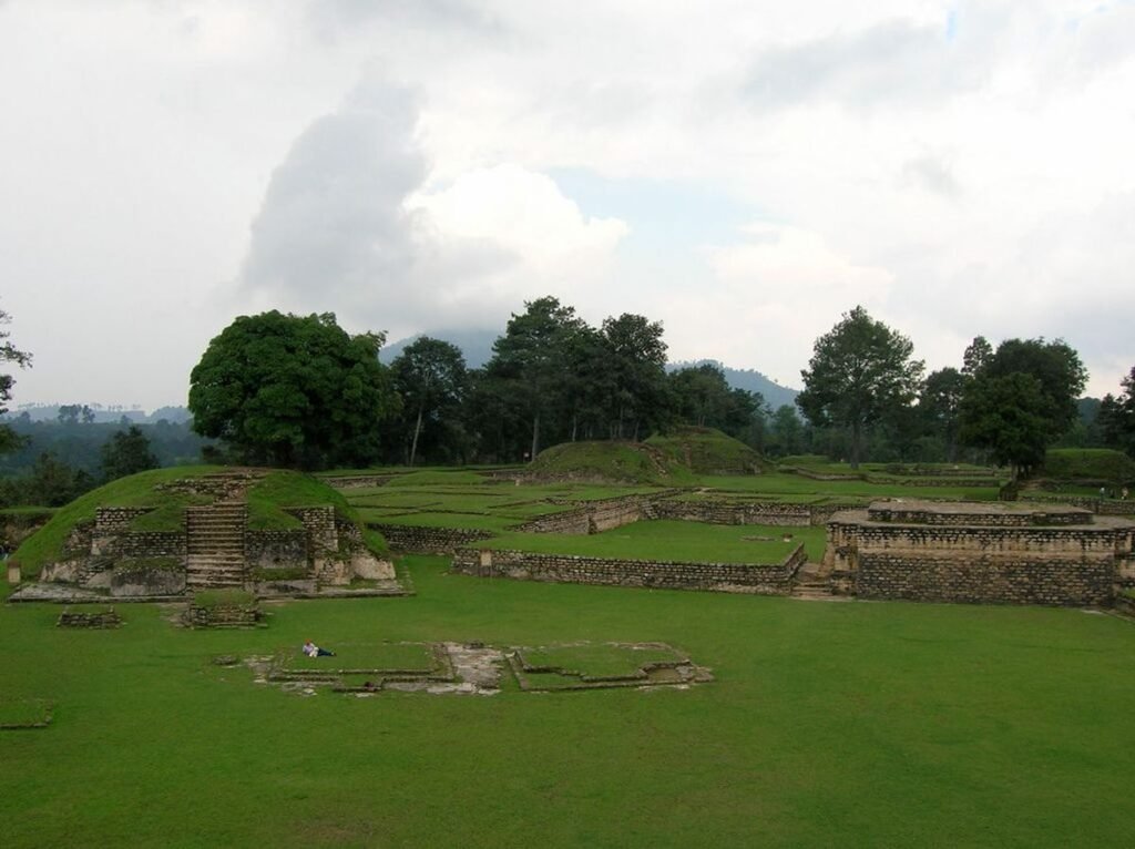 Visita las ruinas mayas de Iximche en Guatemala