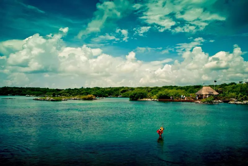 La laguna del Parque Xel-Ha, un parque temático acuático en Quintana Roo, México