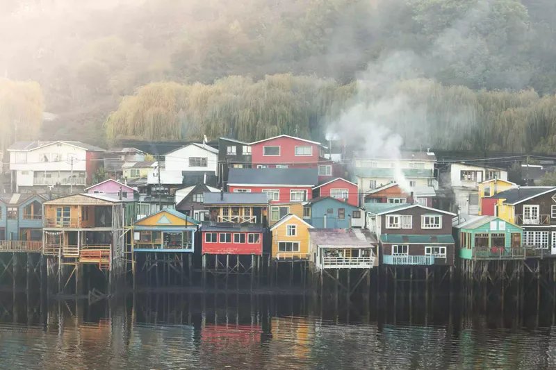 Casas de Palafitos en la isla de Chiloé, Chile