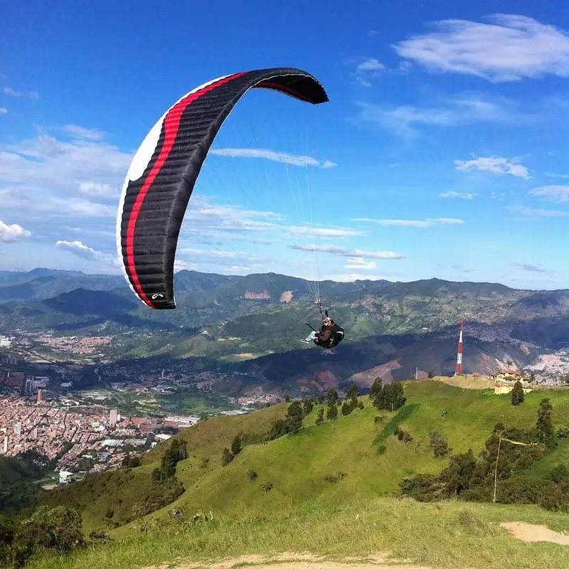 Parapente con Medellin Paragliding