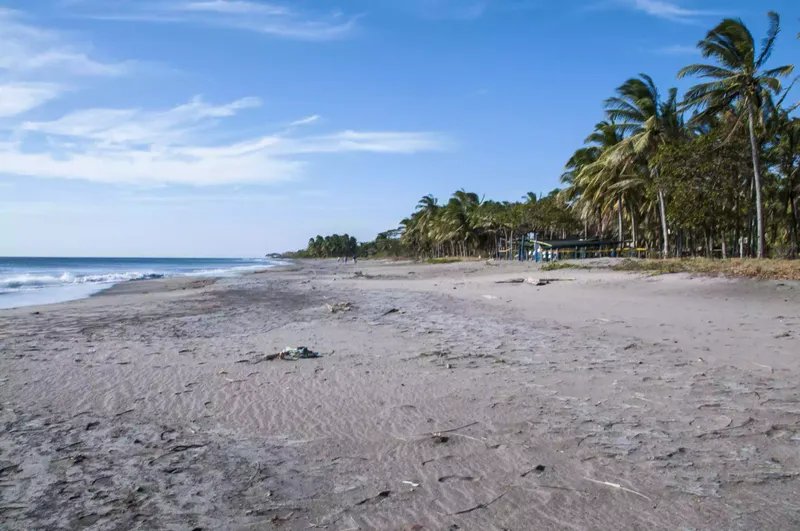 Playa abandonada en la Península de Nicoya, Guanacaste, Costa Rica