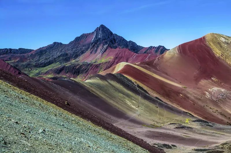 Montaña Arco Iris, Perú