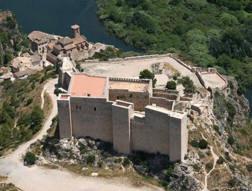 Descubriendo la historia: 5 castillos impresionantes en la provincia de Tarragona