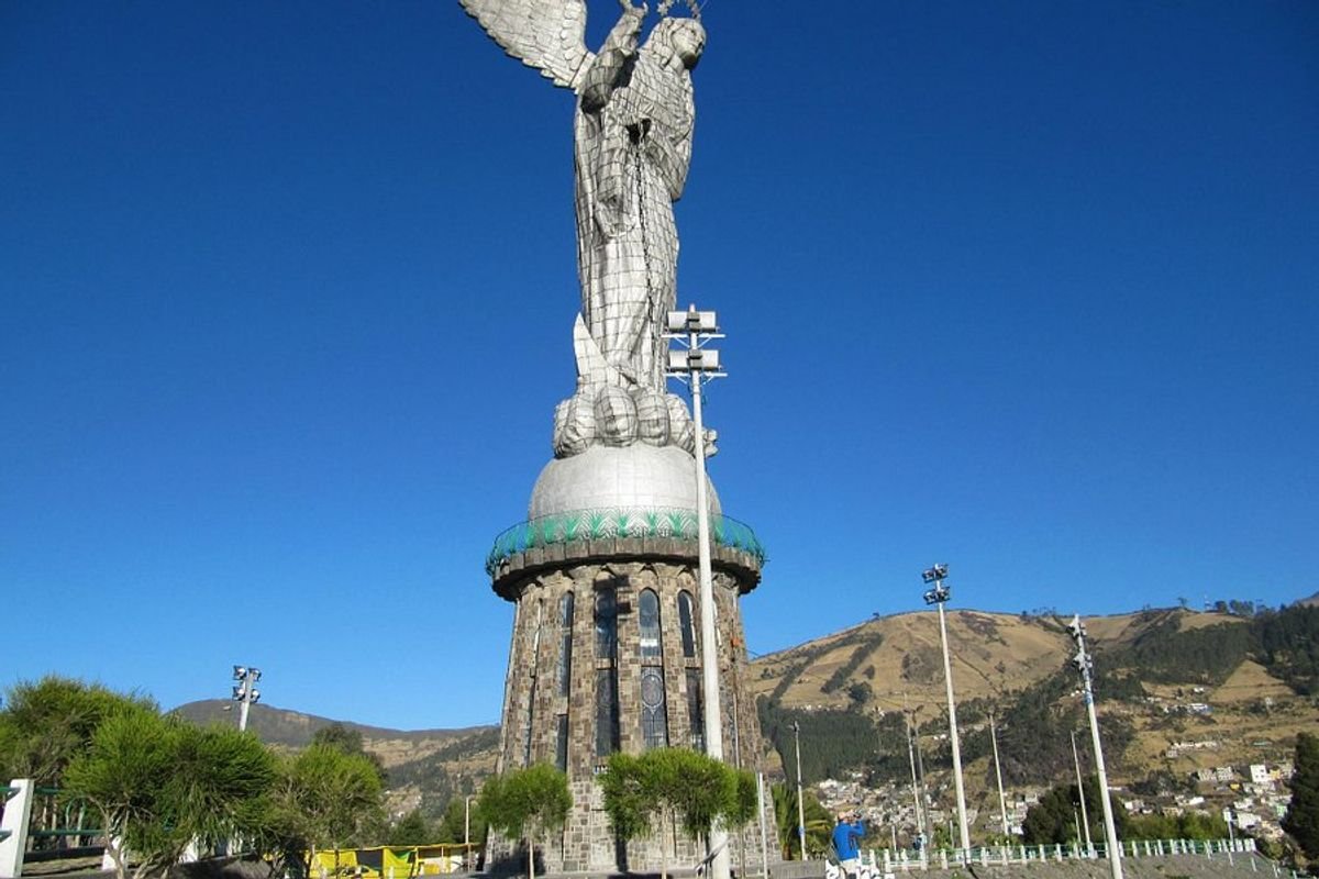 Los monumentos y estatuas más impresionantes de Ecuador: una guía 