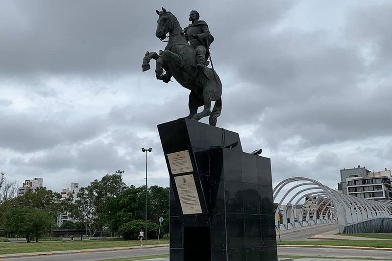 Monumento al Brigadier General Bustos