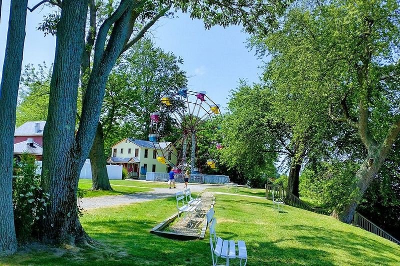 The Landing Festival Marketplace