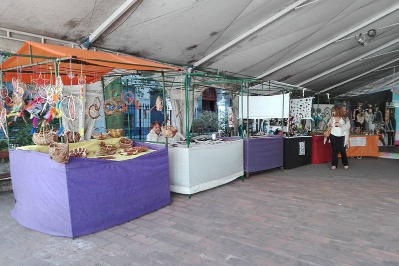 Feria Artesanal del Patio del Cabildo