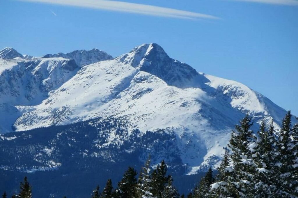 Descubre las mejores áreas para esquiar y practicar snowboard en Colorado