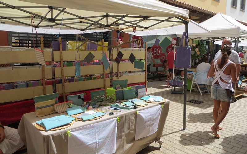 Explora los mercados de las pulgas y al aire libre en Fuerteventura: una experiencia única en Canarias