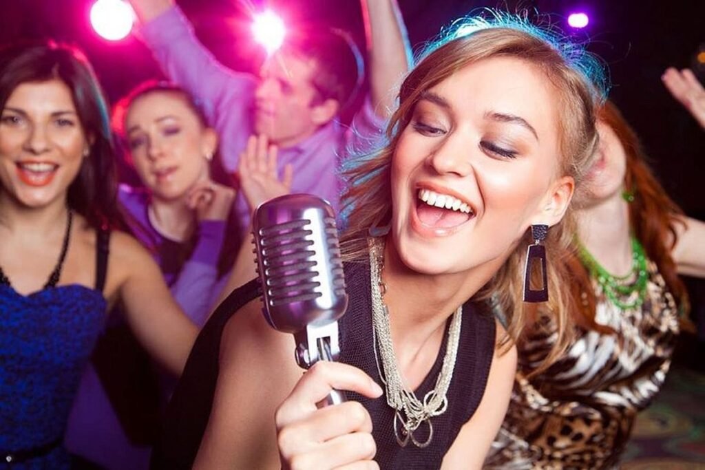 Los mejores bares de karaoke en Koreatown para una noche divertida