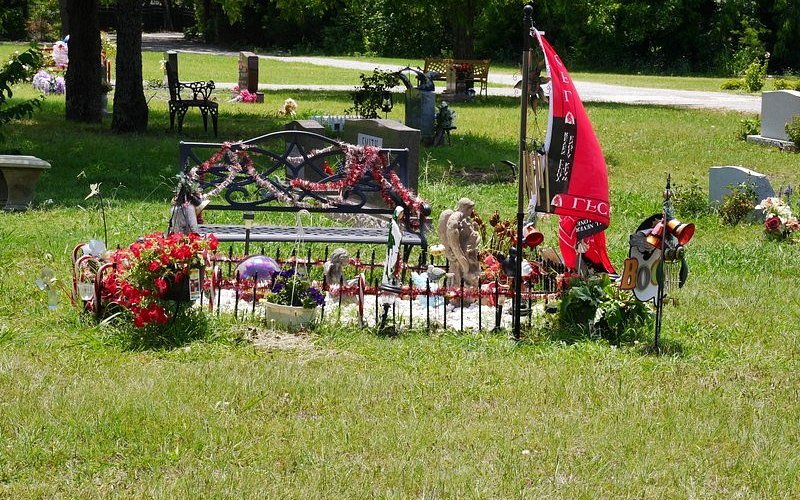 Pecan Grove Memorial Cemetery