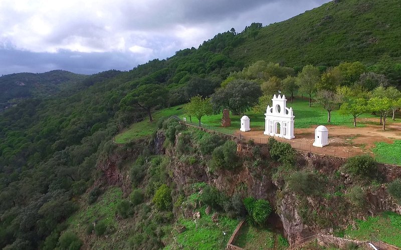 Descubre las mejores atracciones turísticas en Alájar - Guía completa