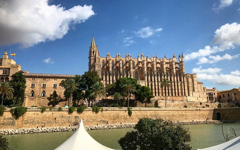 Descubre las increíbles atracciones de Palma de Mallorca: una guía definitiva