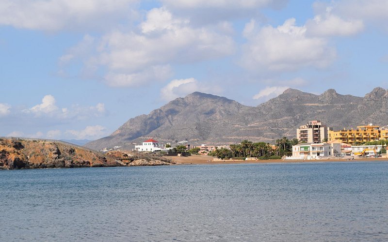 Las 10 mejores playas que no puedes perderte en Puerto de Mazarrón